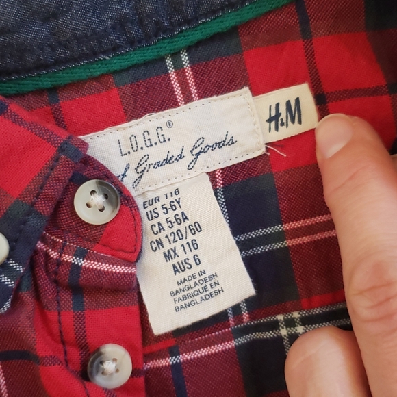 Bundle of boy's button down shirts 5T - Picture 3 of 5